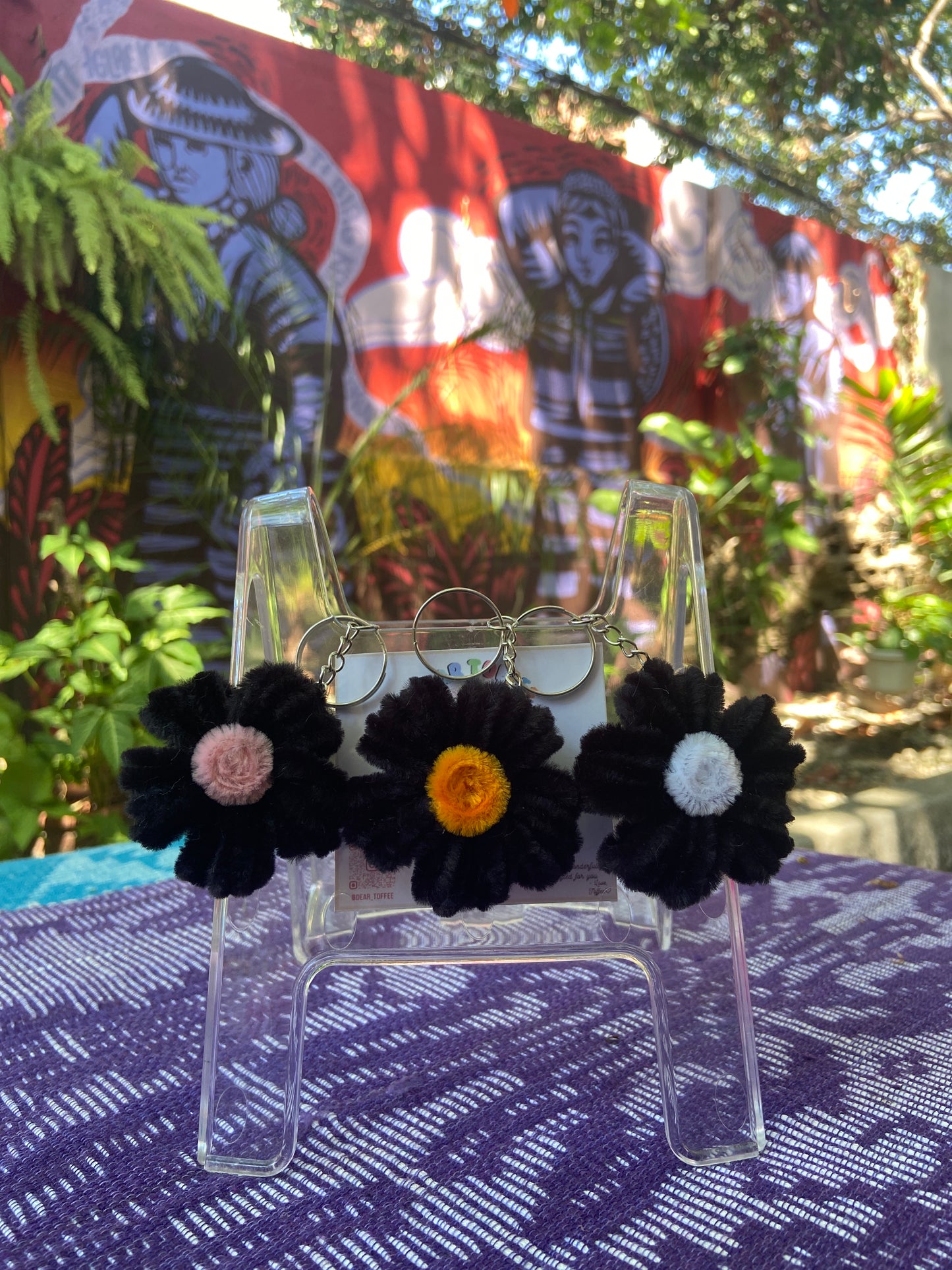 Flower Keychain (Black)