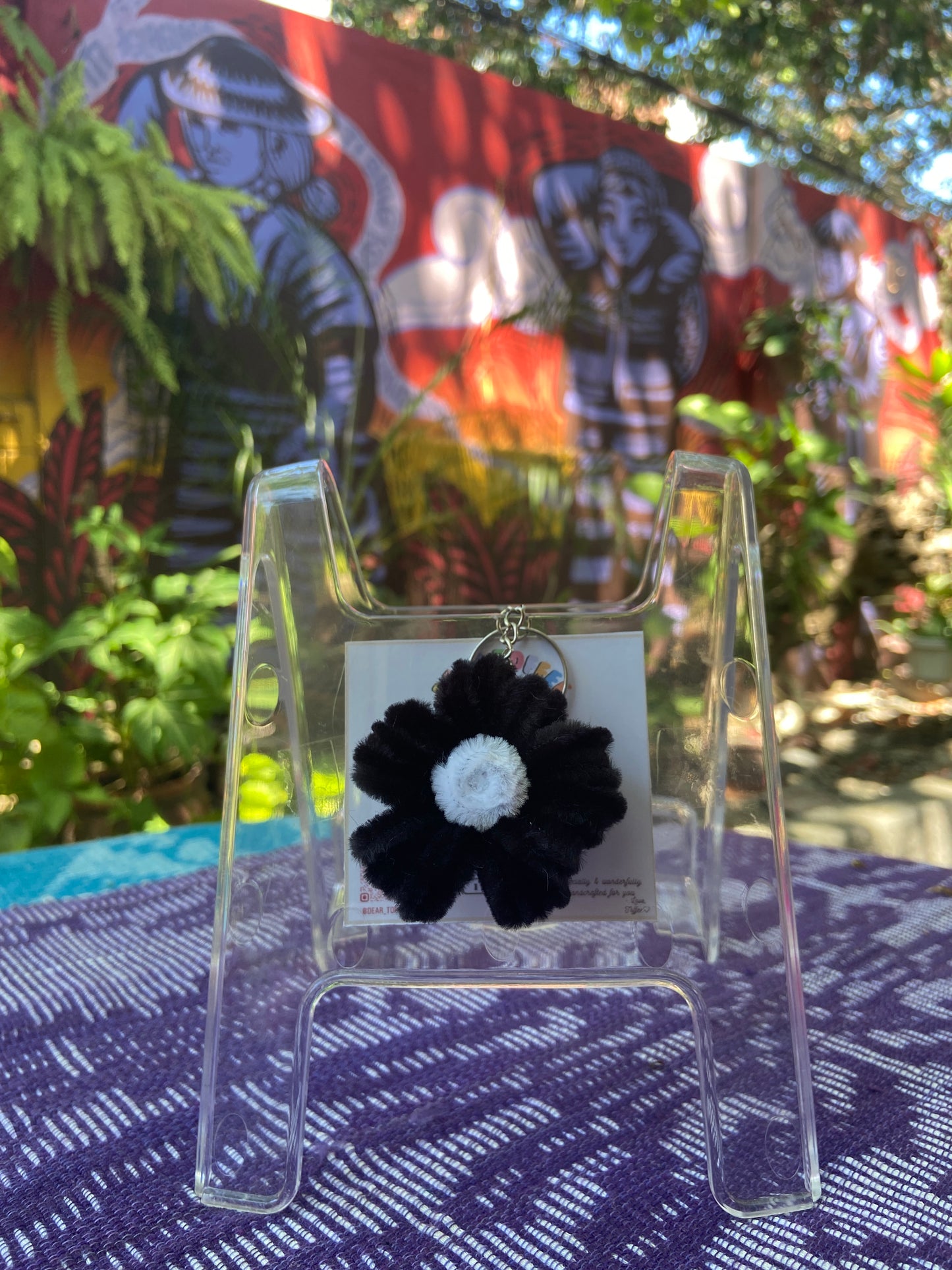 Flower Keychain (Black)
