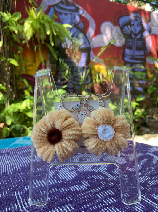 Flower Keychain (Beige)